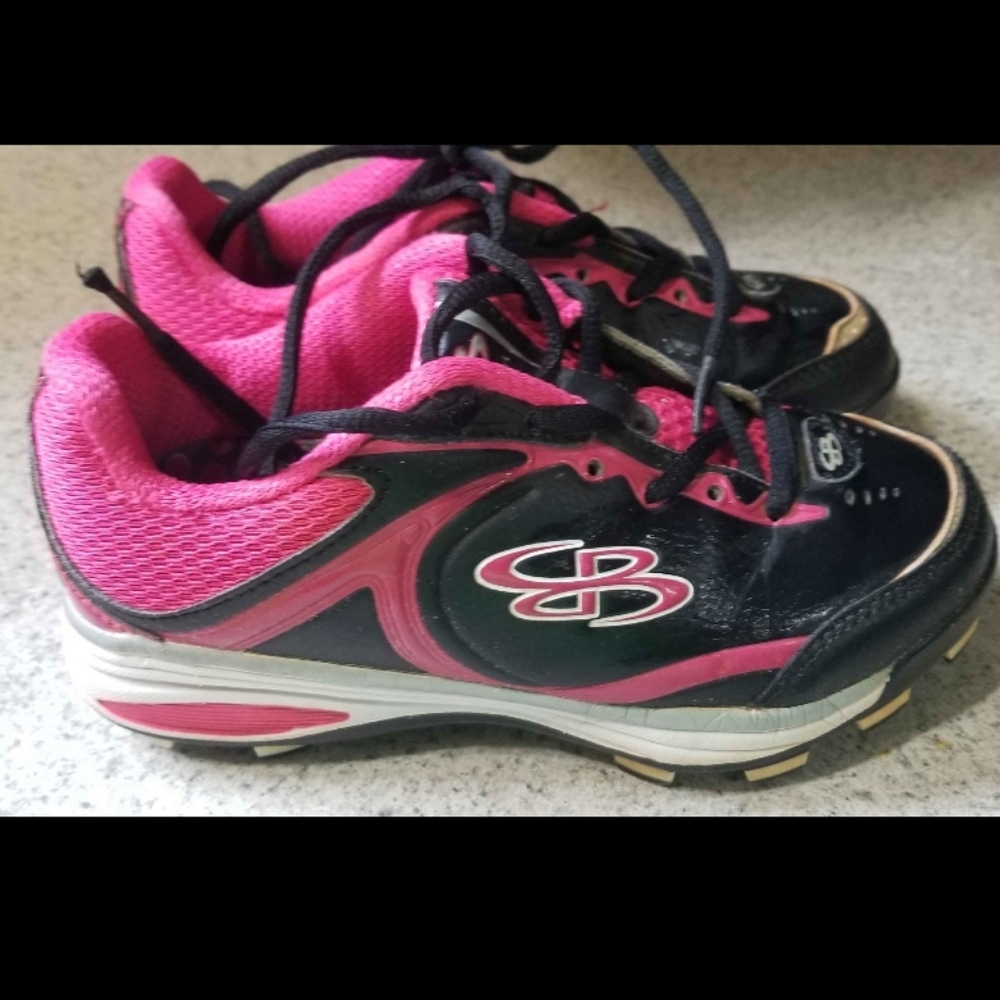 SZ 3.5 Boombah Cleats